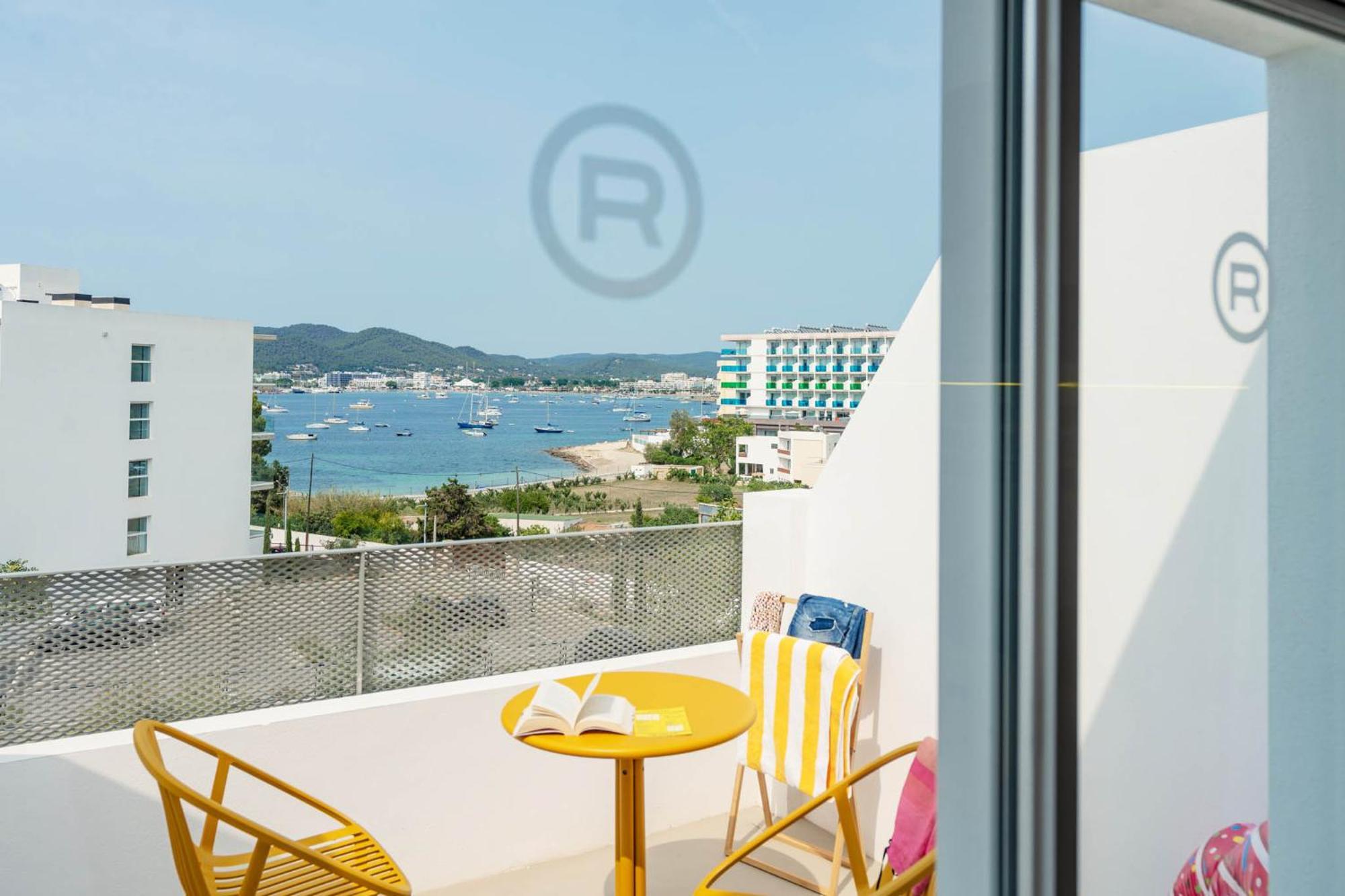 Ryans Lolas - Adults Only Sant Antoni de Portmany Exterior foto